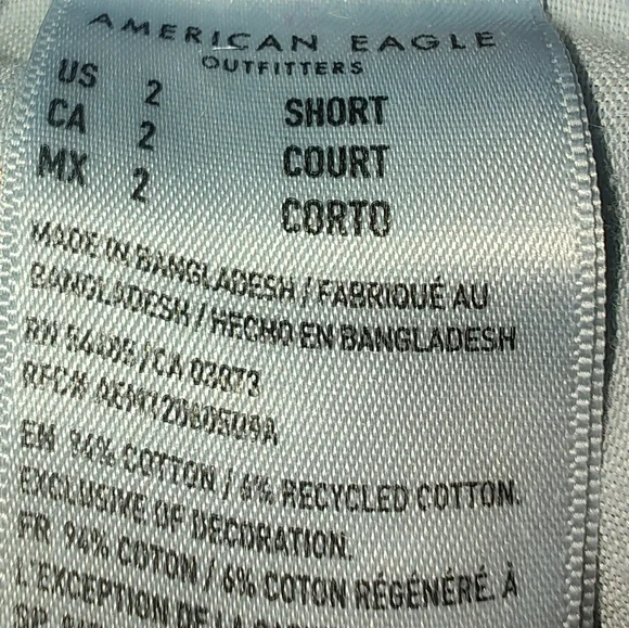 American Eagle Thrashed Tomgirl Shredded Denim Blue Jeans Edgy Size 2 Short - Picture 5 of 5